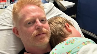 ‘Modern Family’ Stars Jesse Tyler Ferguson, Julie Bowen Spent Thanksgiving in the Hospital With Their Kids