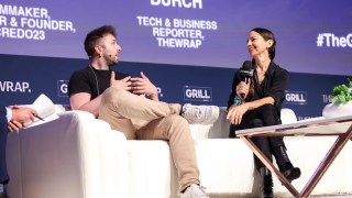 Justine Bateman Warns AI Will ‘Burn Down the Business’: ‘The Structure Will Collapse’ | Video